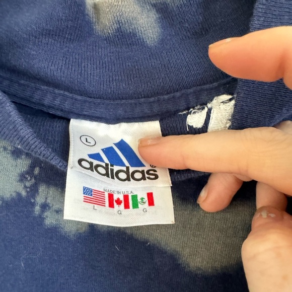 Vintage 90s Oversized Adidas T-Shirt - Picture 4 of 4